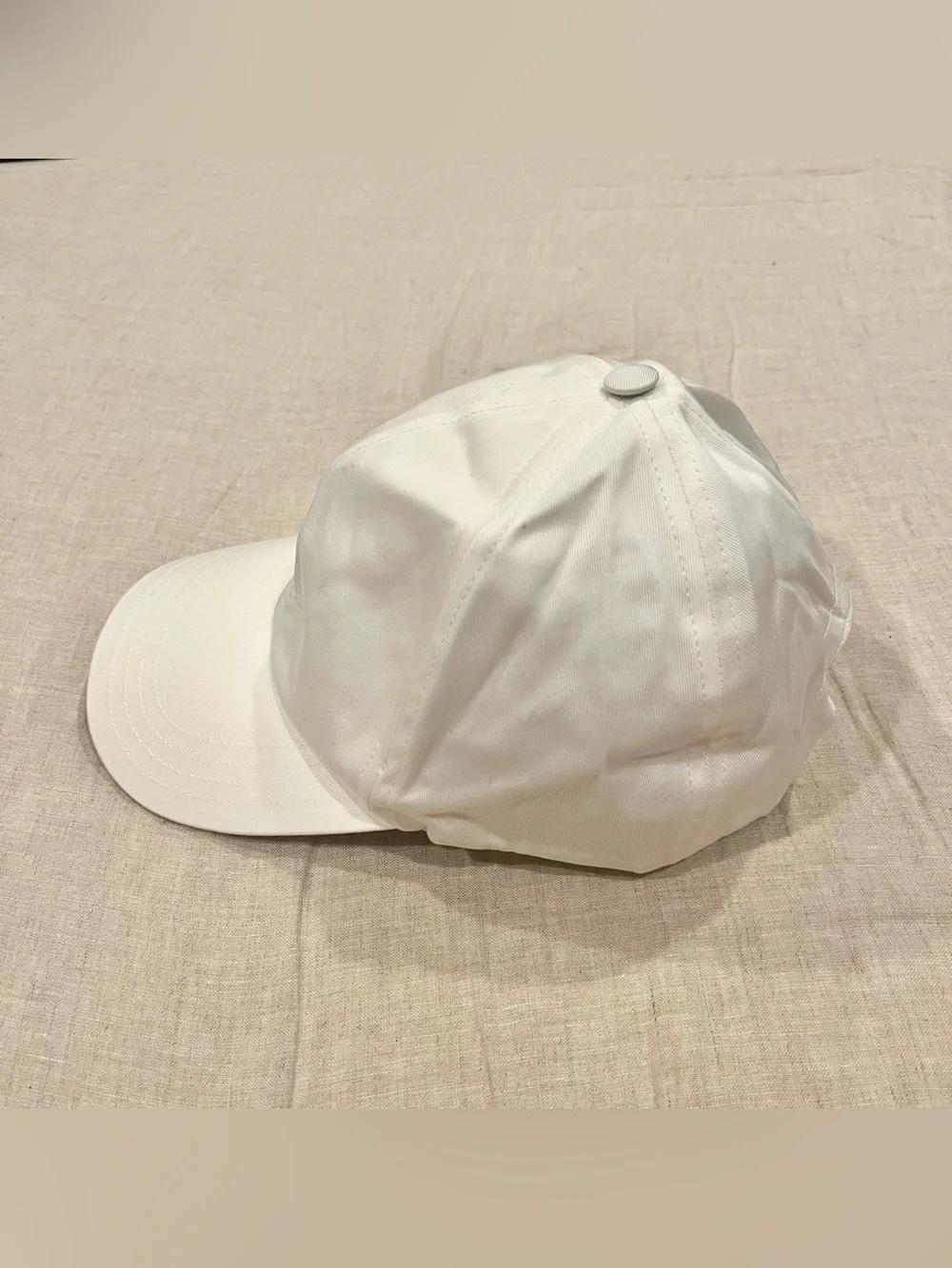 Gucci $590 Venice Embroidered Logo Baseball Cap